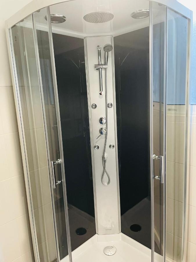 Charmant Appartement De Coeur De Ville - 2 Chambres Lits Queen Size - Netflix - Wifi Cherbourg-en-Cotentin Εξωτερικό φωτογραφία